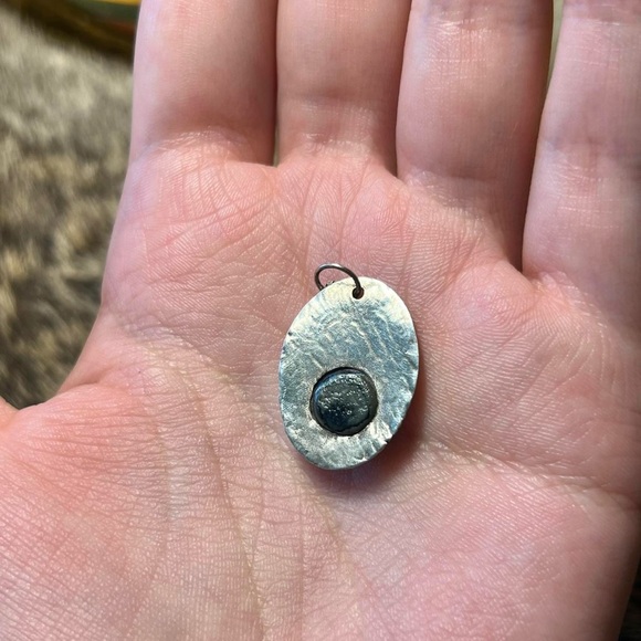 Sterling silver artisan made blue art glass pendant - Picture 4 of 4